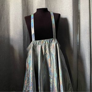 Holographic Skirtall